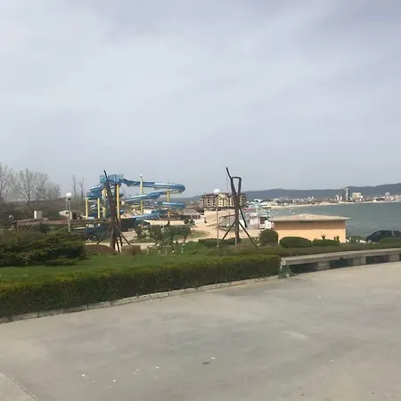 Front Beach Lägenhet Nesebar