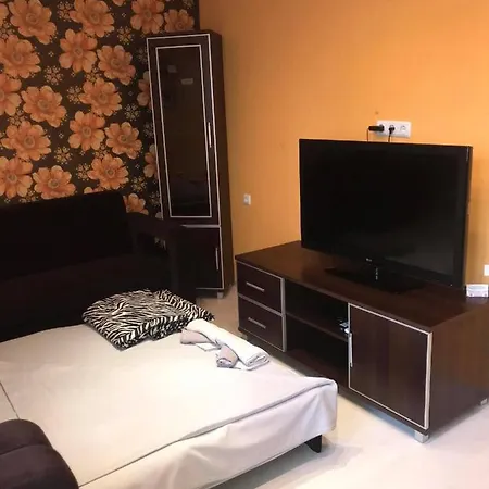 Апартамент Front Beach *