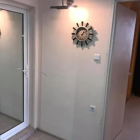 Апартамент Front Beach Несебър